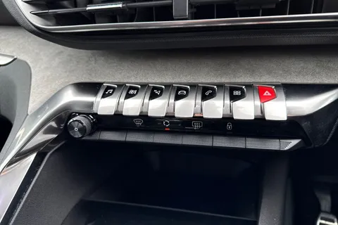 FM21RRO PEUGEOT 3008 1.2 PureTech GT Euro 6 (s/s) 5dr Thumbnail #56