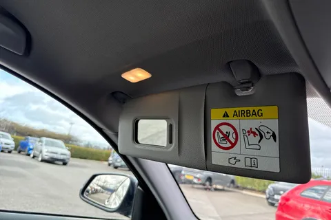 YE16VDD BMW 1 Series 1.5 118i Sport Euro 6 (s/s) 3dr Thumbnail #60