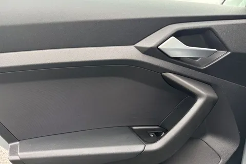 PN22LFZ Audi A1 Technik 25 TFSI 95 PS 5-speed Thumbnail #32