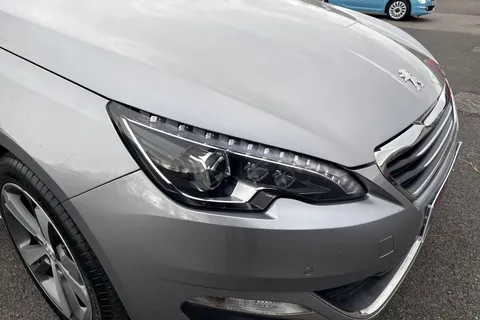 9 of 65 for PEUGEOT 308 1.2 PureTech Allure Euro 6 (s/s) 5dr