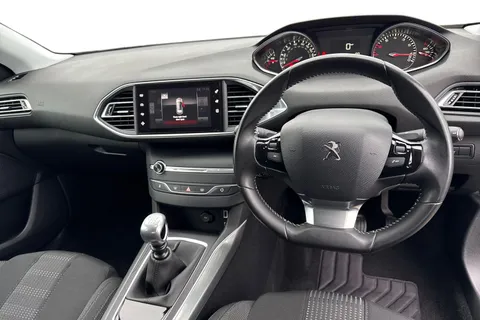 18 of 65 for PEUGEOT 308 1.2 PureTech Allure Euro 6 (s/s) 5dr