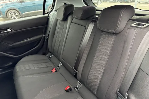 19 of 65 for PEUGEOT 308 1.2 PureTech Allure Euro 6 (s/s) 5dr