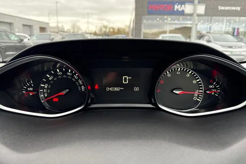 38 of 65 for PEUGEOT 308 1.2 PureTech Allure Euro 6 (s/s) 5dr