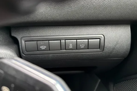 42 of 65 for PEUGEOT 308 1.2 PureTech Allure Euro 6 (s/s) 5dr