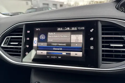 45 of 65 for PEUGEOT 308 1.2 PureTech Allure Euro 6 (s/s) 5dr