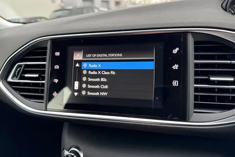 46 of 65 for PEUGEOT 308 1.2 PureTech Allure Euro 6 (s/s) 5dr