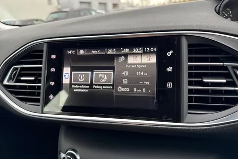 52 of 65 for PEUGEOT 308 1.2 PureTech Allure Euro 6 (s/s) 5dr