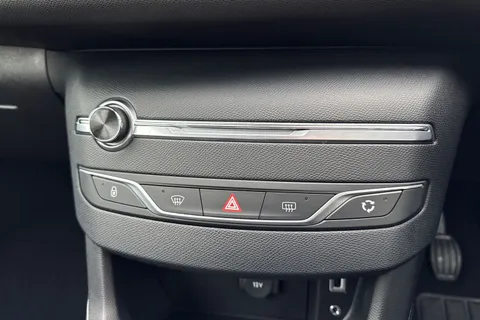 55 of 65 for PEUGEOT 308 1.2 PureTech Allure Euro 6 (s/s) 5dr