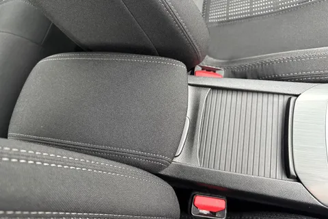 58 of 65 for PEUGEOT 308 1.2 PureTech Allure Euro 6 (s/s) 5dr