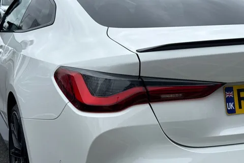 RV21ZVC BMW M4 3.0 BiTurbo Competition Steptronic Euro 6 (s/s) 2dr Thumbnail #9