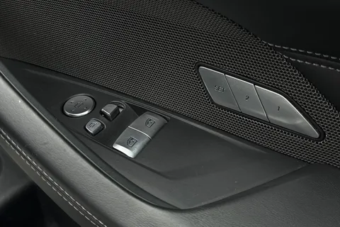 RV21ZVC BMW M4 3.0 BiTurbo Competition Steptronic Euro 6 (s/s) 2dr Thumbnail #36