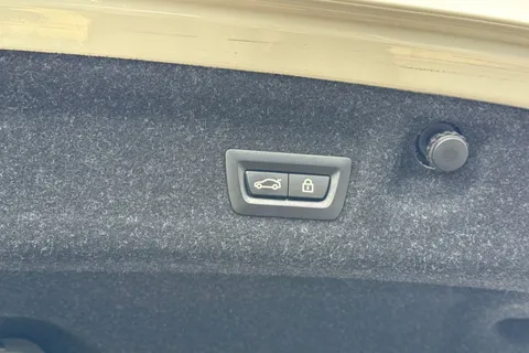 RV21ZVC BMW M4 3.0 BiTurbo Competition Steptronic Euro 6 (s/s) 2dr Thumbnail #50