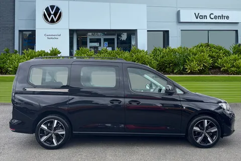 KY75OEX Volkswagen Caddy Maxi 2.0 TDI 122 Life 5dr DSG [Tech Pack] + Panoramic Glass Sunroof Thumbnail #3