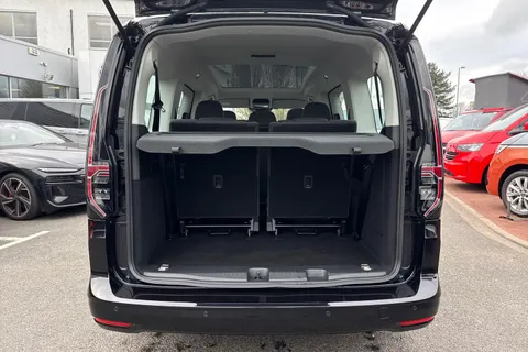 KY75OEX Volkswagen Caddy Maxi 2.0 TDI 122 Life 5dr DSG [Tech Pack] + Panoramic Glass Sunroof Thumbnail #7