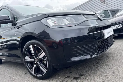 KY75OEX Volkswagen Caddy Maxi 2.0 TDI 122 Life 5dr DSG [Tech Pack] + Panoramic Glass Sunroof Thumbnail #9