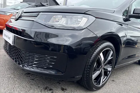 KY75OEX Volkswagen Caddy Maxi 2.0 TDI 122 Life 5dr DSG [Tech Pack] + Panoramic Glass Sunroof Thumbnail #26