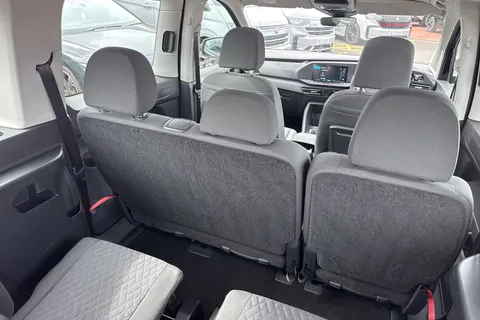 KY75OEX Volkswagen Caddy Maxi 2.0 TDI 122 Life 5dr DSG [Tech Pack] + Panoramic Glass Sunroof Thumbnail #31