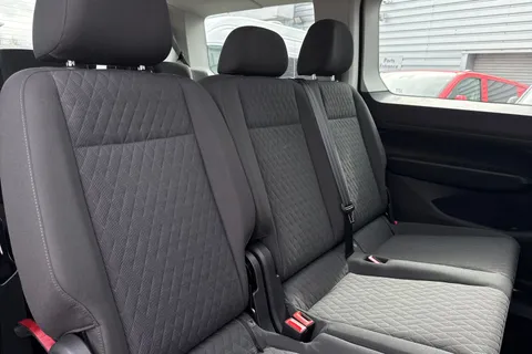 KY75OEX Volkswagen Caddy Maxi 2.0 TDI 122 Life 5dr DSG [Tech Pack] + Panoramic Glass Sunroof Thumbnail #32