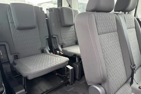 KY75OEX Volkswagen Caddy Maxi 2.0 TDI 122 Life 5dr DSG [Tech Pack] + Panoramic Glass Sunroof Thumbnail #33