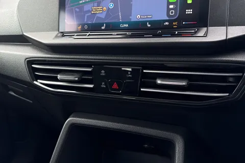 KY75OEX Volkswagen Caddy Maxi 2.0 TDI 122 Life 5dr DSG [Tech Pack] + Panoramic Glass Sunroof Thumbnail #46