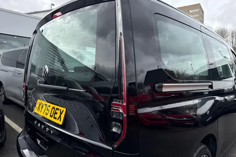 KY75OEX Volkswagen Caddy Maxi 2.0 TDI 122 Life 5dr DSG [Tech Pack] + Panoramic Glass Sunroof Thumbnail #50