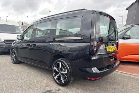 KY75OEX Volkswagen Caddy Maxi 2.0 TDI 122 Life 5dr DSG [Tech Pack] + Panoramic Glass Sunroof Thumbnail #53