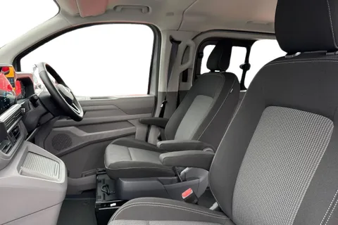 KR75YHH Volkswagen E-Transporter SWB 286PS  65kWh Electric 5 Seats Thumbnail #16