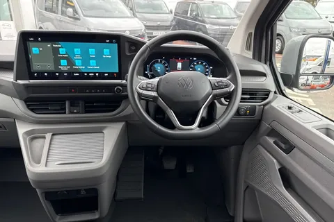 KR75YHH Volkswagen E-Transporter SWB 286PS  65kWh Electric 5 Seats Thumbnail #18
