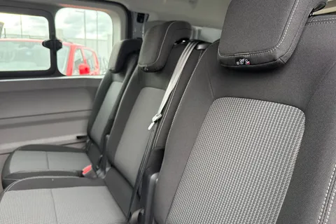 KR75YHH Volkswagen E-Transporter SWB 286PS  65kWh Electric 5 Seats Thumbnail #19