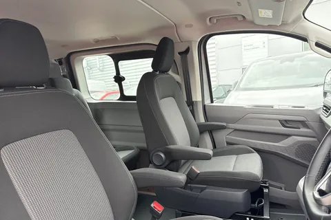 KR75YHH Volkswagen E-Transporter SWB 286PS  65kWh Electric 5 Seats Thumbnail #24