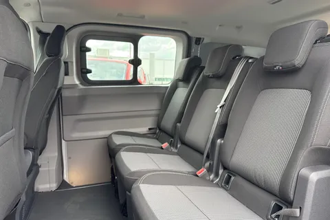 KR75YHH Volkswagen E-Transporter SWB 286PS  65kWh Electric 5 Seats Thumbnail #37