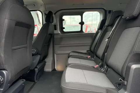 KR75YHH Volkswagen E-Transporter SWB 286PS  65kWh Electric 5 Seats Thumbnail #38