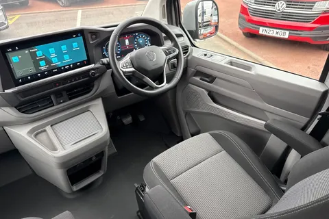 KR75YHH Volkswagen E-Transporter SWB 286PS  65kWh Electric 5 Seats Thumbnail #40