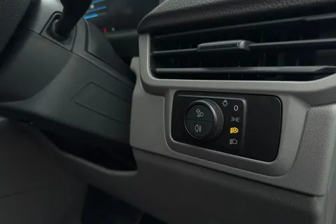 KR75YHH Volkswagen E-Transporter SWB 286PS  65kWh Electric 5 Seats Thumbnail #58