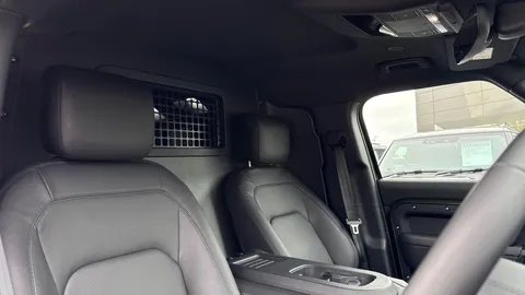 DN26LHO Land Rover Defender 110 3.0 D250 MHEV X-Dynamic HSE Hard Top SUV 5dr Diesel Auto 4WD MWB Euro 6 (s/s) (249 ps) Thumbnail #8