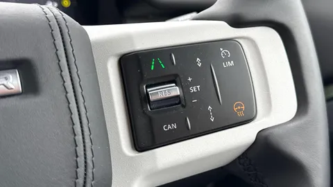 DN26JZV Land Rover Defender 110 3.0 D250 MHEV X-Dynamic HSE Hard Top SUV 5dr Diesel Auto 4WD MWB Euro 6 (s/s) (249 ps) Thumbnail #15