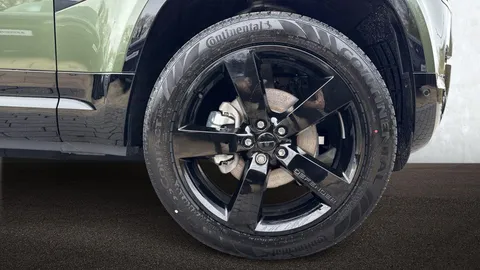 DN26JZV Land Rover Defender 110 3.0 D250 MHEV X-Dynamic HSE Hard Top SUV 5dr Diesel Auto 4WD MWB Euro 6 (s/s) (249 ps) Thumbnail #17