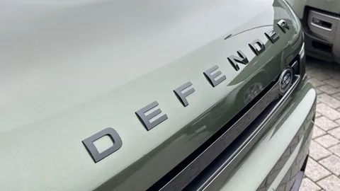 DN26LHO Land Rover Defender 110 3.0 D250 MHEV X-Dynamic HSE Hard Top SUV 5dr Diesel Auto 4WD MWB Euro 6 (s/s) (249 ps) Thumbnail #43