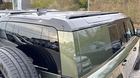DN26JZV Land Rover Defender 110 3.0 D250 MHEV X-Dynamic HSE Hard Top SUV 5dr Diesel Auto 4WD MWB Euro 6 (s/s) (249 ps) Thumbnail #45