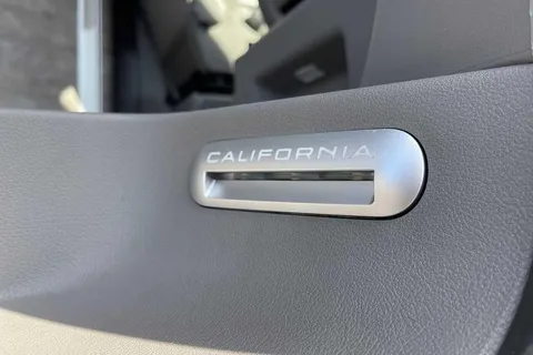 DC24NYF Volkswagen California 2.0 TDI Ocean 204 4dr DSG Thumbnail #36