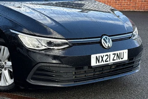 NX21ZNU Volkswagen Golf 1.5 eTSI MHEV Life DSG Euro 6 (s/s) 5dr Thumbnail #9