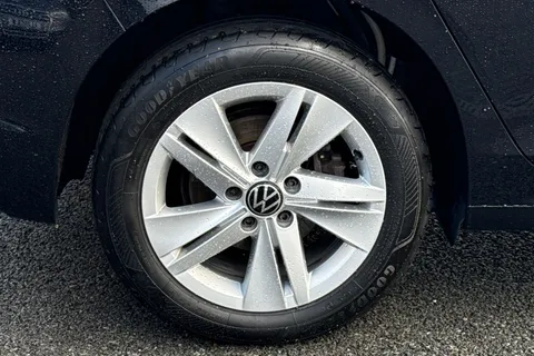 NX21ZNU Volkswagen Golf 1.5 eTSI MHEV Life DSG Euro 6 (s/s) 5dr Thumbnail #11