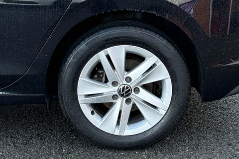 NX21ZNU Volkswagen Golf 1.5 eTSI MHEV Life DSG Euro 6 (s/s) 5dr Thumbnail #12