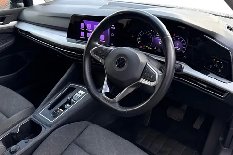 NX21ZNU Volkswagen Golf 1.5 eTSI MHEV Life DSG Euro 6 (s/s) 5dr Thumbnail #14