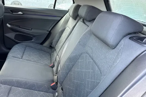 NX21ZNU Volkswagen Golf 1.5 eTSI MHEV Life DSG Euro 6 (s/s) 5dr Thumbnail #19