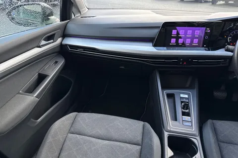 NX21ZNU Volkswagen Golf 1.5 eTSI MHEV Life DSG Euro 6 (s/s) 5dr Thumbnail #20