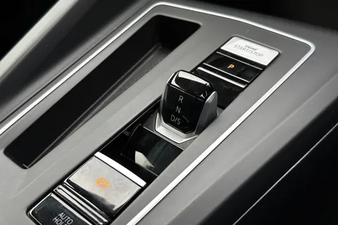 NX21ZNU Volkswagen Golf 1.5 eTSI MHEV Life DSG Euro 6 (s/s) 5dr Thumbnail #23