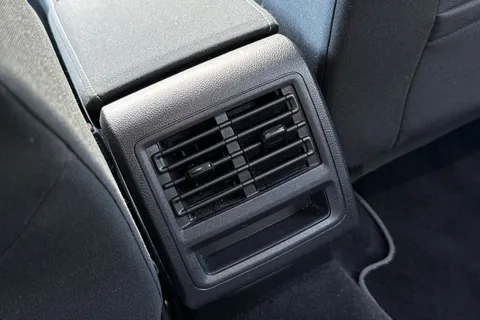 NX21ZNU Volkswagen Golf 1.5 eTSI MHEV Life DSG Euro 6 (s/s) 5dr Thumbnail #33