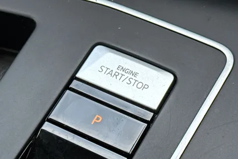 NX21ZNU Volkswagen Golf 1.5 eTSI MHEV Life DSG Euro 6 (s/s) 5dr Thumbnail #39