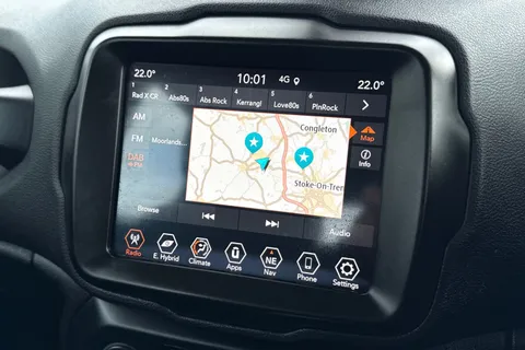 WT21KNE Jeep Renegade 1.3 GSE T4 11.4kWh Longitude Auto 4xe Euro 6 (s/s) 5dr Thumbnail #18